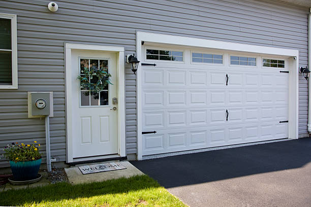 24/7 Emergency Garage Door Panel Replacement experts in Vermilion County County, IL